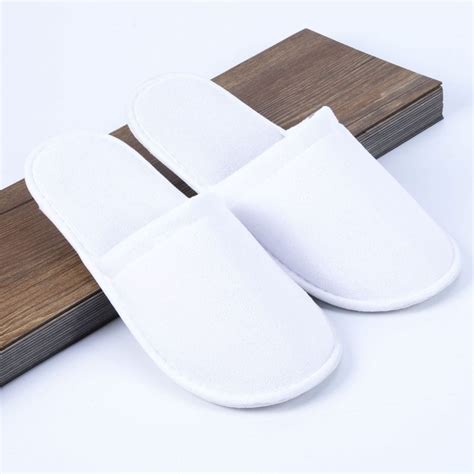 disposable hotel slippers suppliers.